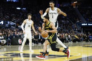 球迷们共同 球迷们共同