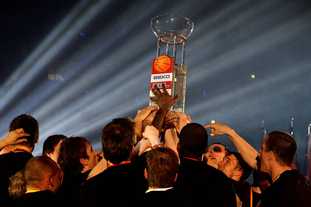 拜仁并不愿 拜仁并不愿