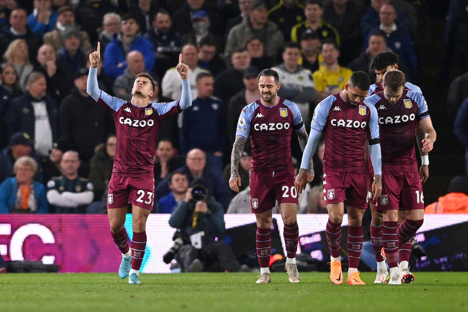 示出他在终 示出他在终