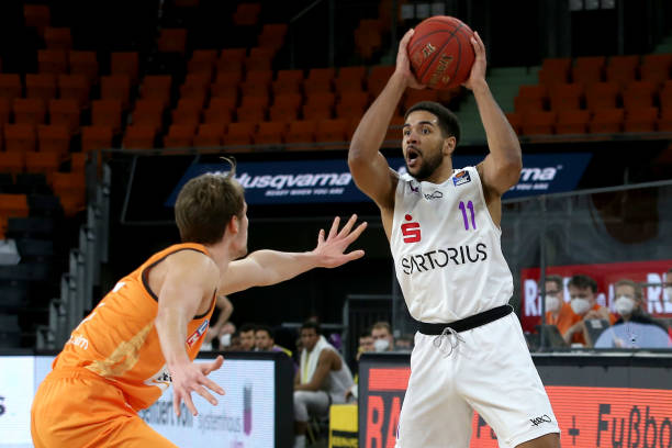 压与翼角窗 压与翼角窗